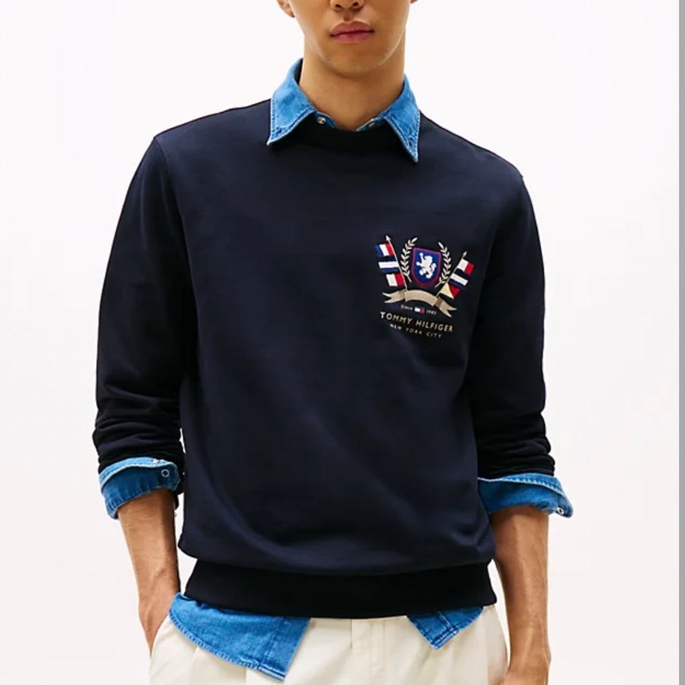 NWT Tommy Hilfiger Men's Dark Blue Crew Neck Sweater w/Large Crest Logo Size M